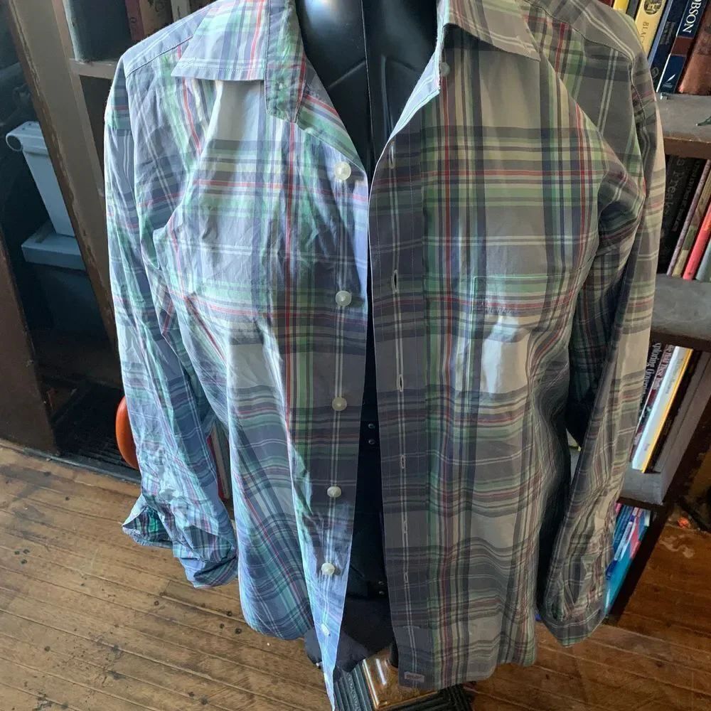 Vineyard Vines pink green,and denim blue plaid M business casual button down shi